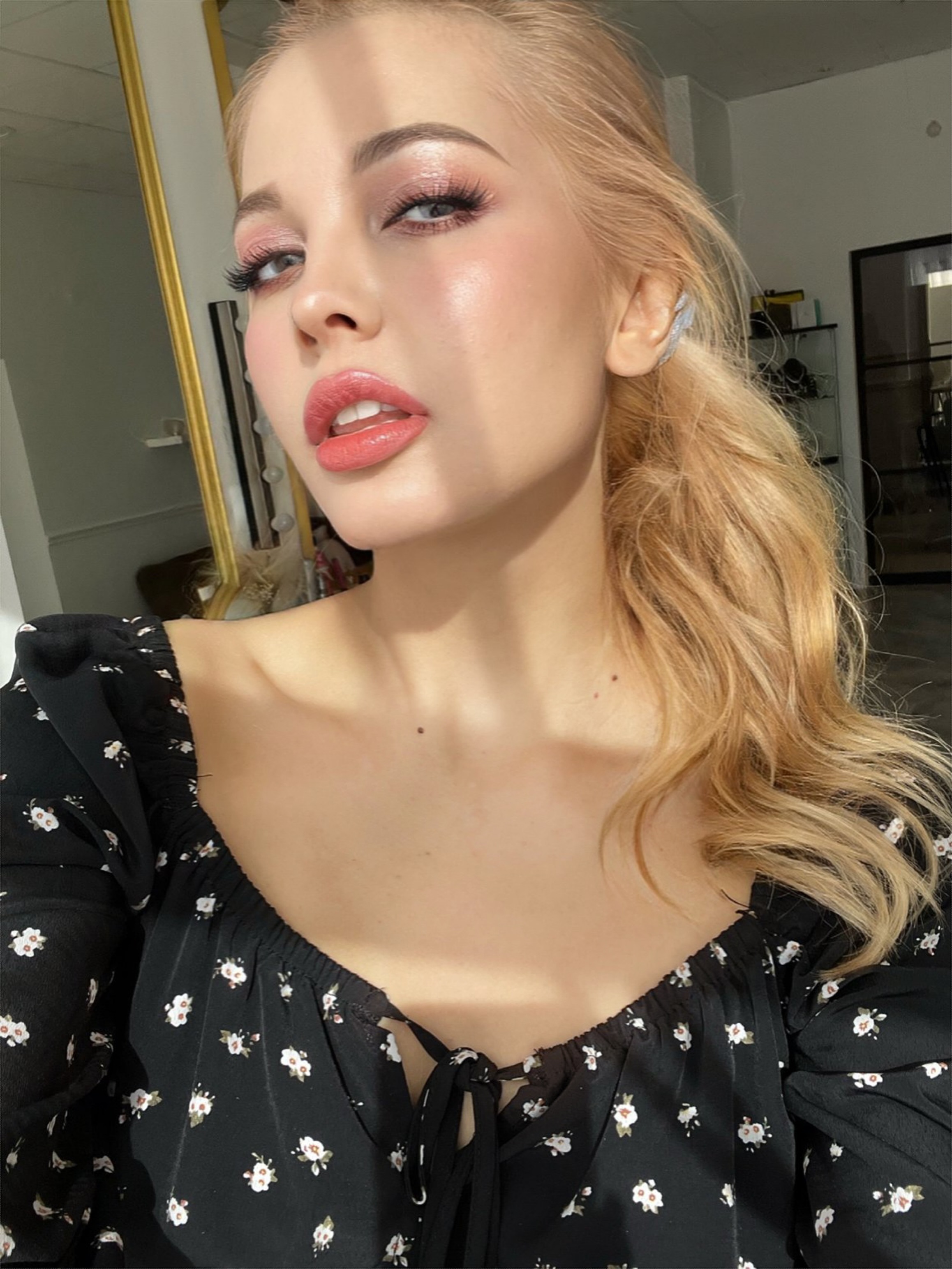 Model Photo